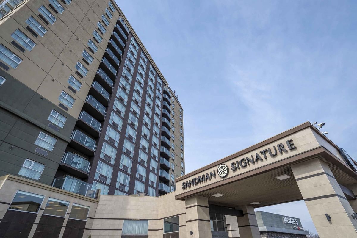 Sandman Signature Toronto Airport Hotel