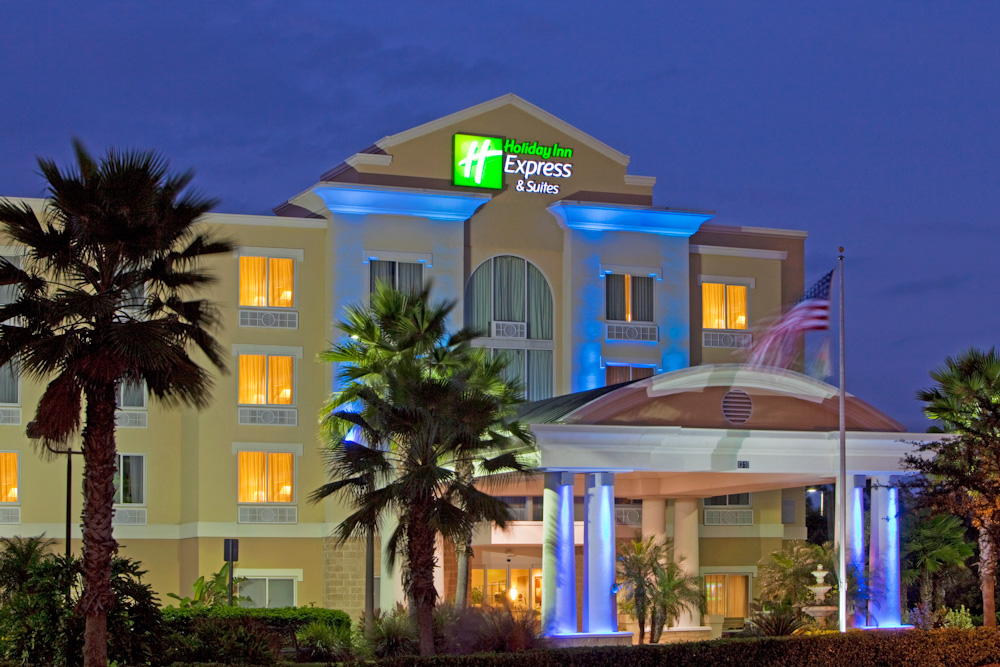 Holiday Inn Express & Suites Tampa-I-75 @ Bruce B. Downs